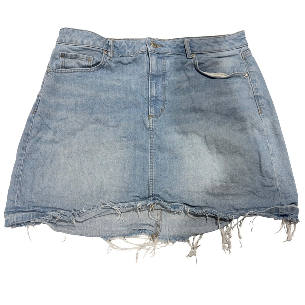 LOFT Light Wash Denim Mini Skirt Raw Hem Women Size 12 Frayed Cotton Blend